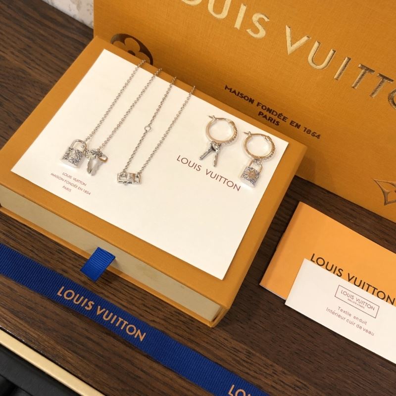 Louis Vuitton Necklaces